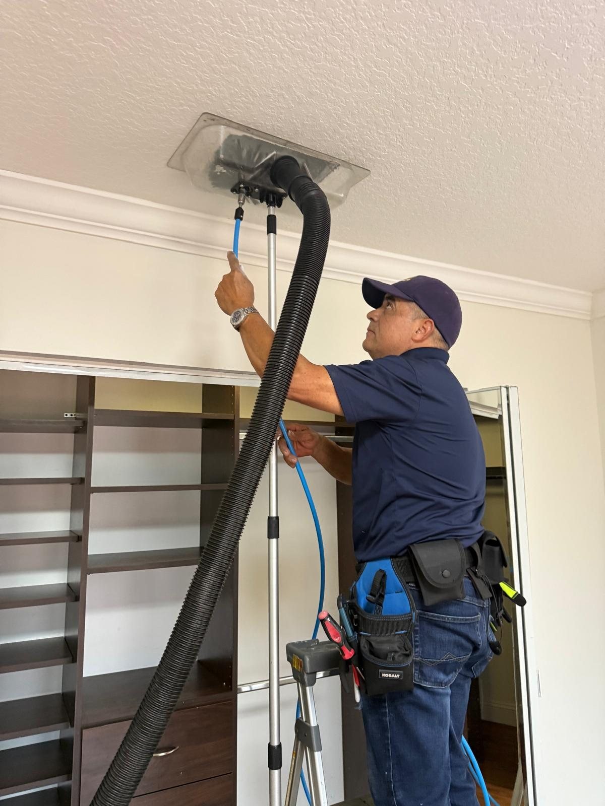 Limpieza de ducto con succión